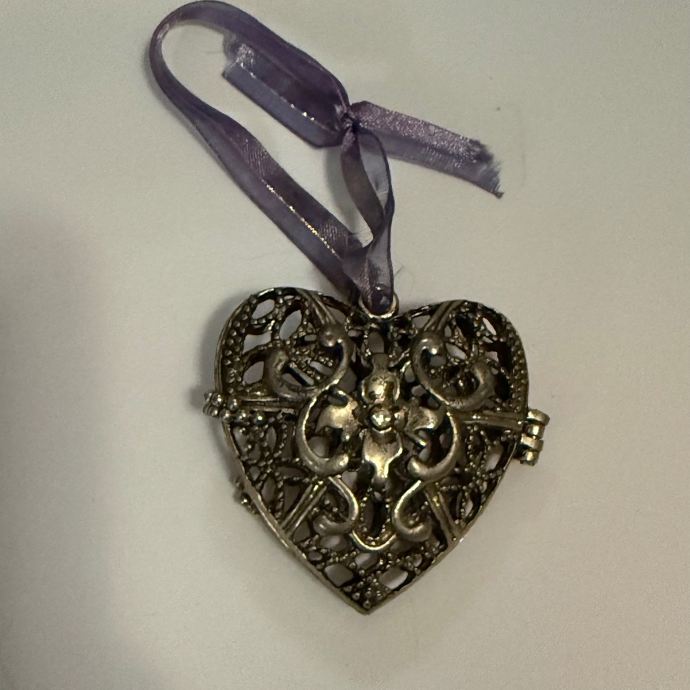 Vintage Silver Tone Filigree Heart Locket Ornament Purple Ribbon Magnetic Close